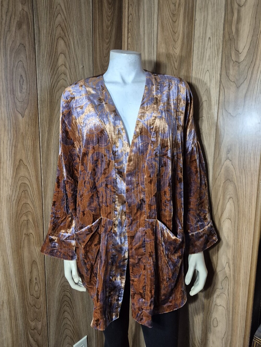 Anthropologie Esme velvet kimono jacket size S...great condition..no holes spots